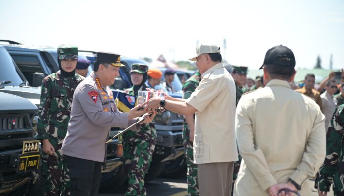 Penyerahan 700 unit kendaraan operasional MAUNG MV3 Produk PT.Pindad