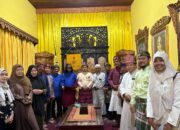 Konten Kreator Willie Salim terkait video viral masak rendang di Benteng Kuto Besak (BKB) yang dinilai telah mencemarkan martabat budaya Palembang