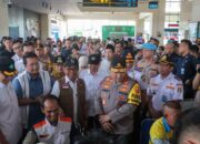 Demi Kelancaran Operasi Ketupat Jaya 2025, Kapolri Pantau Pos Pelayanan Mudik di Cakung