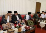Dandim 0808 Bersama Forkopimda Kota Blitar Laksanakan Sholat Idul Fitri 1446 H di Masjid Agung