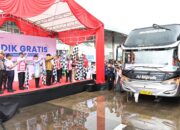 Menhub Dudy Lepas Keberangkatan Mudik Gratis Kemenhub dengan Bus