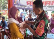 Cegah Kasus Stunting, Babinsa Dampingi Layanan Posyandu Di Jegu