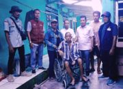 Sambangi Warga Yang Alami Kelumpuhan, Anggota DPRD Lamsel, Ahmad Johani Salurkan Bantuan Kursi Roda 