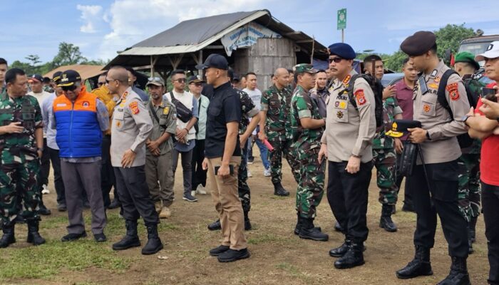 Kapolda Jabar Dan Pangdam III Siliwangi Kunjungi Keluarga Korban Ledakan di Cibalong Garut, Berikan Santunan dan Dukungan Moril