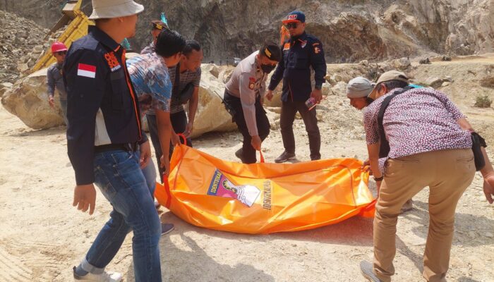 Polda Jabar Berbela Sungkawa Atas Bencana Longsor di Galian C Gunung Kuda Cirebon