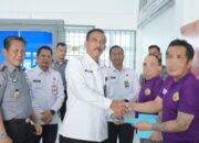 Kanwil Kemenkumham Riau Serahkan Remisi Waisak 2025 di Lapas Narkotika Rumbai