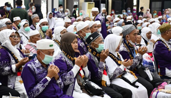 Kloter 2 Debarkasi Palembang Tiba di Tanah Air, 1 Jemaah Dirujuk Ke Rumah Sakit 