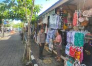 Personil Polsubsektor Tanah Lot Melaksanakan Patroli di Kawasan DTW