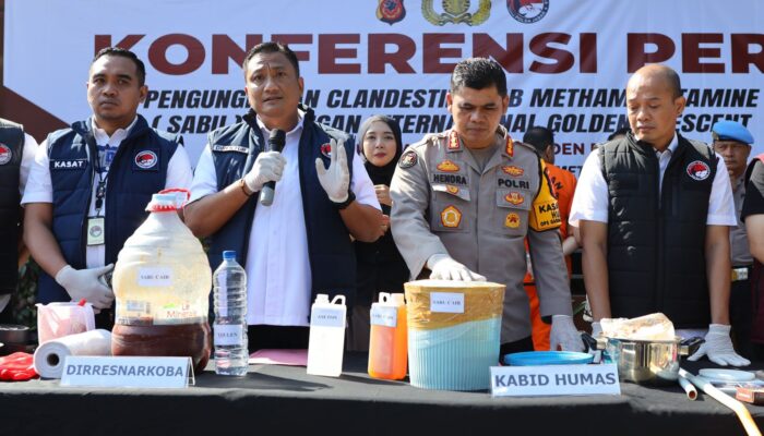 Polda Jabar bersama Polres Jakbar Ungkap Laboratorium Pembuatan Sabu Jaringan Internasional