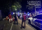 Blue Light Patrol Polres Tabanan Sisir Titik Keramaian, Sampaikan Pesan Kamtibmas pada Warga