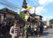 Bhabinkamtibmas Desa Pandak Gede Antensi Giat Upacara Pengabenan Almarhumah Dewa Ayu Arumini