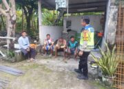 Bhabinkamtibmas Desa Tista Amankan Pengecoran Jalan Jebol