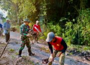 Dari Desa Jugo Babinsa Bersama Warga Kerja Bakti Wujudkan Lingkungan Bersih