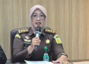 PENYERAHAN TERSANGKA DAN BARANG BUKTI (TAHAP II) PERKARA DUGAAN TIPIKOR PEMERASAN DALAM OPERASI TANGKAP TANGAN (OTT) DI KANTOR CAMAT PAGAR GUNUNG KABUPATEN LAHAT