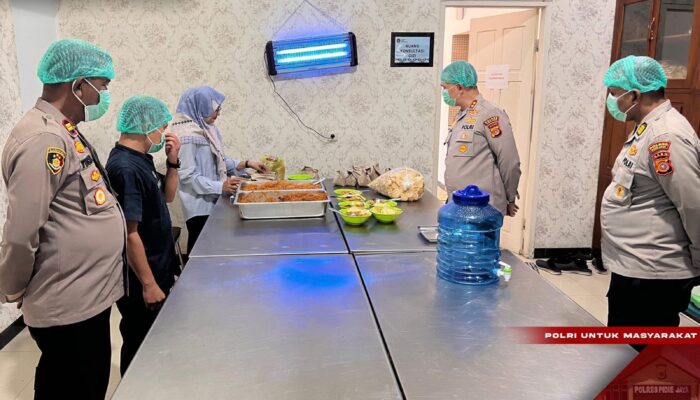 Kapolres Pidie Jaya Tinjau Dapur MBG di Trienggadeng Pastikan Kelayakan dan Kebersihan
