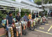 Berbagi Kebahagiaan, Wapres Berikan Kebutuhan Pokok bagi Pedagang Kopi Keliling