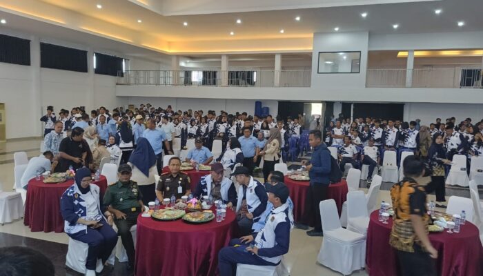 Walikota Rachmat Hidayat ( Yoppi Karim) Melepas 483 atlet asal Kota lubuklinggau untuk berlaga di Porprov (Pekan Olahraga Provinsi) Musi Banyu Asin