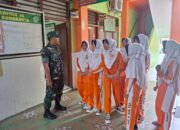 Babinsa Danukusuman Motivasi Pelajar Untuk Semangat Dalam Semua Kegiatan