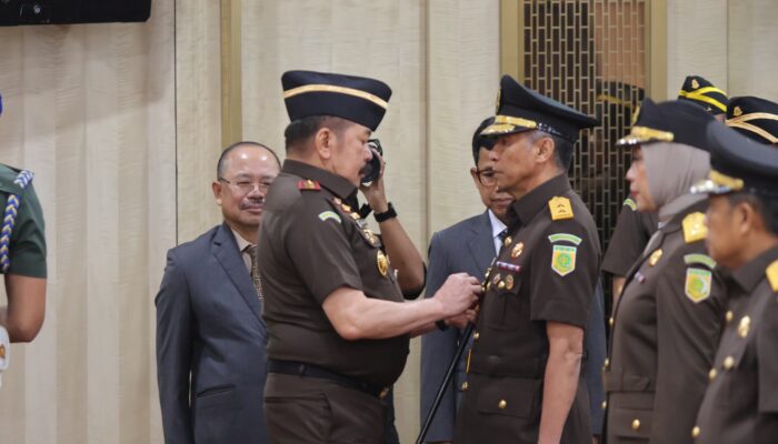 Jaksa Agung RI Lantik 17 Kepala Kejaksaan Tinggi dan 20 Pejabat Eselon II di Lingkungan Kejaksaan Agung