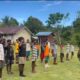Satgas Pamtas RI-PNG Pos Yembun Ajarkan PBB (Peraturan Baris Berbaris) di SD Inpres 28 Metnayam