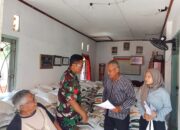 Babinsa Simo Kawal Ketat Penyaluran Bantuan Pangan di Desa Sumber, Distribusi Berjalan Aman dan Tepat Sasaran