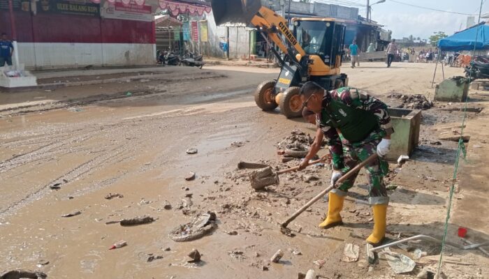 TNI–Polri dan Pemerintah Kecamatan Tanah Luas Gelar Baksos Pembersihan Jalan di Keude Blangjrun
