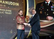 Jaksa Agung ST Burhanuddin Terima Penghargaan CNBC Indonesia CGC Awards 2025 Dalam Penegakan Hukum dan Meraih Kepercayaan Publik