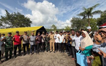 Menko Polhukam Tinjau Korban Banjir dan Longsor, Dandim 0103/Aceh Utara Lakukan Pendampingan