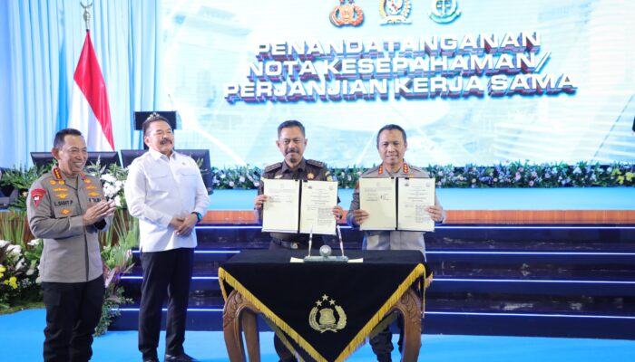 Kejaksaan dan Polri Perkuat Sinergitas  Melalui Penandatanganan Nota Kesepahaman Sambut KUHP dan KUHAP Baru