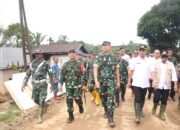 Pangdam I/BB Beserta Rombongan Kunjungi Lokasi Bencana dan Peninjauan Jalan Terputus di Tapanuli Selatan