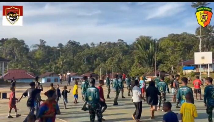 Satgas Kewilayahan Yonif 763/SBA Laksanakan Senam Bersama Masyarakat