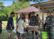 Satgas Pamtas RI–PNG Yonif 763/SBA Bagikan Makan Gratis kepada Masyarakat Kampung Kokas