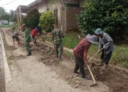 Koramil 15/Matangkuli Bersama Warga Bersatu Bersihkan Fasilitas Umum Pascabanjir di Desa Mee