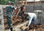 Pererat Kebersamaan, Babinsa Desa Gandean Gotong Royong Bangun Rumah Warga