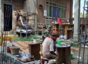 Babinsa Koramil Sambi Bantu Renovasi Rumah, Wujud Nyata Kemanunggalan TNI–Rakyat