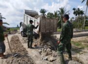 Pantau Progres Pembangunan KDKMP, Babinsa Koramil 06/SMD Turun ke Lapangan