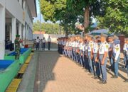 Jadi Irup di Sekolah, Babinsa Koramil 01/Bitung Sosialisasikan Rekrutmen TNI AD