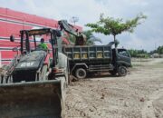 Koramil 06/Samudera Kawal Langsung Pemindahan Timbunan untuk Pondasi Masjid Sultan Malikussaleh
