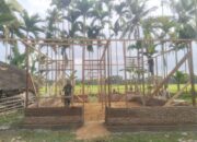 Wujudkan Hunian Layak, Personel Koramil 15/Matangkuli Kebut Pembangunan Rumah Dhuafa Bapak M. Yusuf