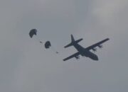 Jungar Menarhanud 1 Pasgat ,Ratusan Masyarakat dan Anak-anak Terpukau Melihat Aksi Prajurit Korp Baret Jingga 