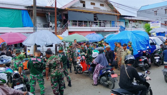 Kodim 1413/Buton Ajak Instansi, Pelajar, dan Masyarakat Perangi Sampah Lewat Kerja Bakti Bersama