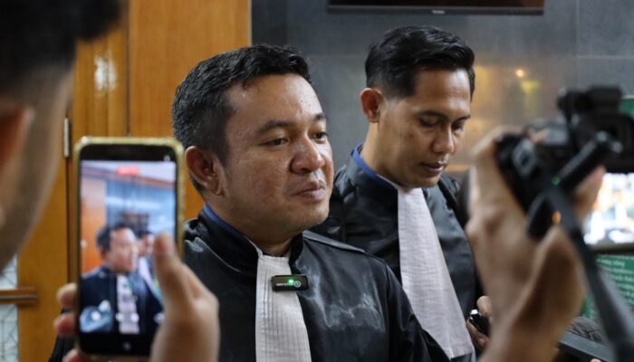 Strategi Perintangan Perkara Korupsi  Melalui Aliran Dana Buzzer dalam  Perintangan Perkara Suap Hakim