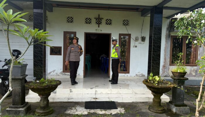 Polsek Selemadeg amankan Ibadah Minggu, Jamin Kekhusyukan Ibadah Jemaat