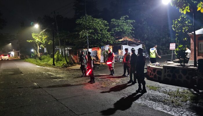 Babinsa Turun Malam, Warga Diajak Hidupkan Ronda — Desa Sambi Dijaga Tanpa Celah