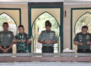 Danrem 031/WB Brigjen TNI Dr. Agustatius Sitepu. S.Sos.,M.Si.,M.Han Ziarah ke Kompleks Makam Marhum Pekan Kesultanan Kerajaan Siak