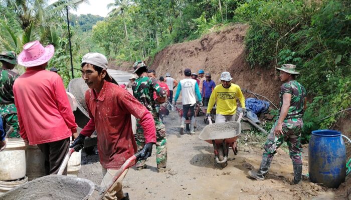 Demi Kemajuan Desa, Bulan Puasa Bukan Penghalang Kemanunggalan TNI Dan Rakyat Dilokasi TMMD 127 Desa Kembang