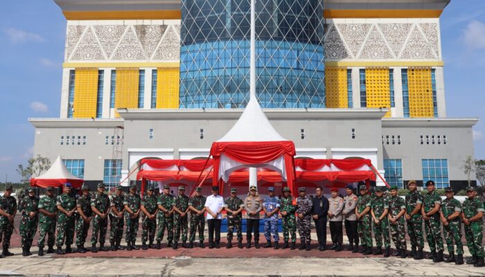 Kasdam XIX/Tuanku Tambusai Tutup TMMD Ke-127 Kodim 0301/Pekanbaru