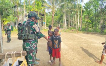 Pos Iwur Yonif 751/VJS Satgas Swasembada Gelar Pengobatan Anjangsana & Bagikan Obat Cacing di Kampung Kamyoim