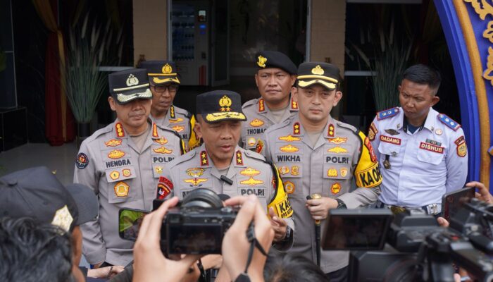 Kapolda Jabar Tinjau Pengamanan Arus Balik di Pos Polisi Hoegeng Bogor, Tekankan Keseimbangan One Way dan Pelayanan Humanis