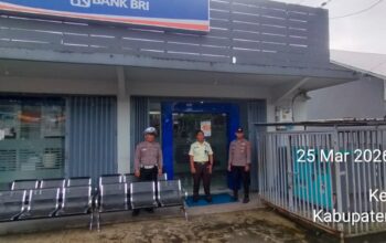 Patroli Dialogis Siang Hari, Polsek Pupuan Sambangi Pertokoan hingga Pemukiman Warga Jaga Harkamtibmas